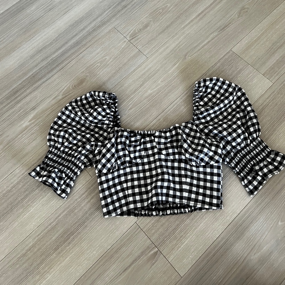 Black and white plaid top